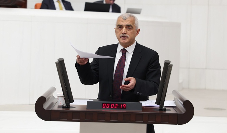 Allah’tan korkmuyor musunuz, bu yaptığınız haramdır