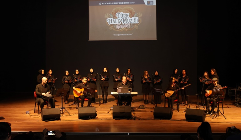Anne Şehir Kadın Korosu’ndan muhteşem konser