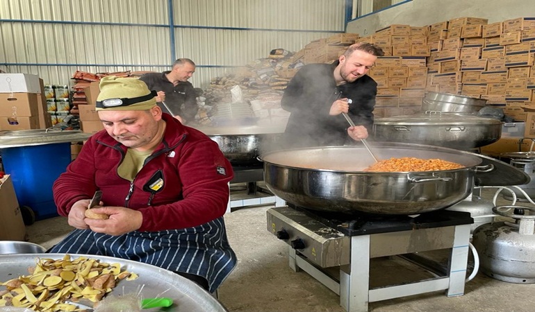 Antikkapı’dan çadır kente kalıcı mutfak