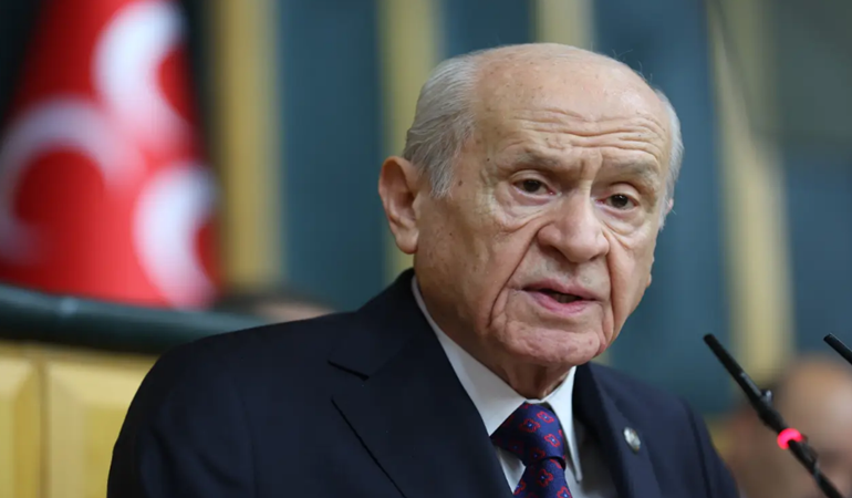 Ara seçim küçük akılların basiretsiz ayak oyunlarıdır