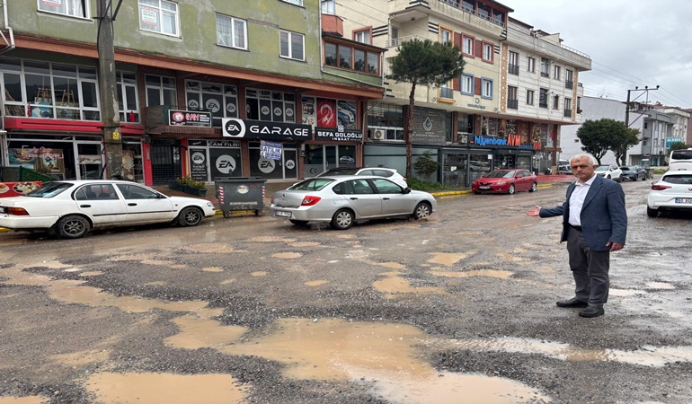 Araçlar bu yollar yüzünden mahvoluyor