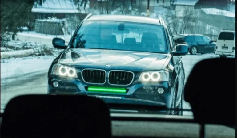 Tüm araçlara yeşil ışıklı fren lambası