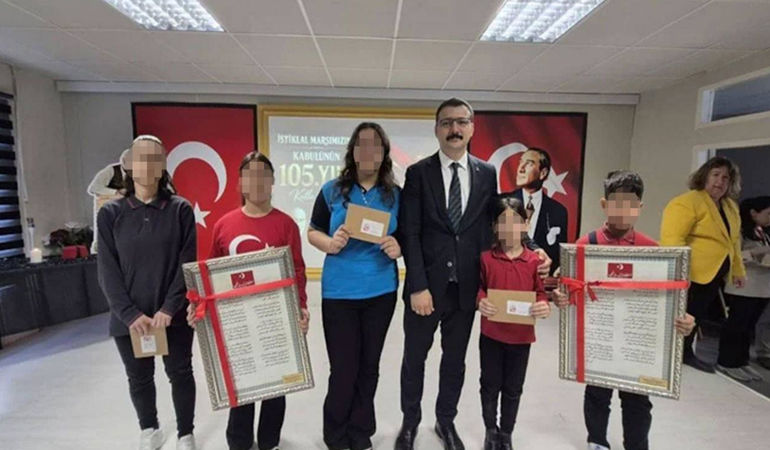 Araplar, milli marşları Türkçe yazılsa ne derler?