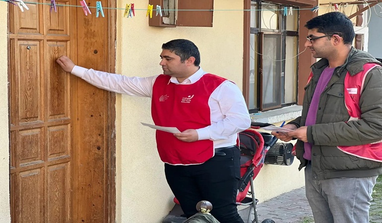 Arduç: Seçmenlerimizi kapı kapı geziyoruz