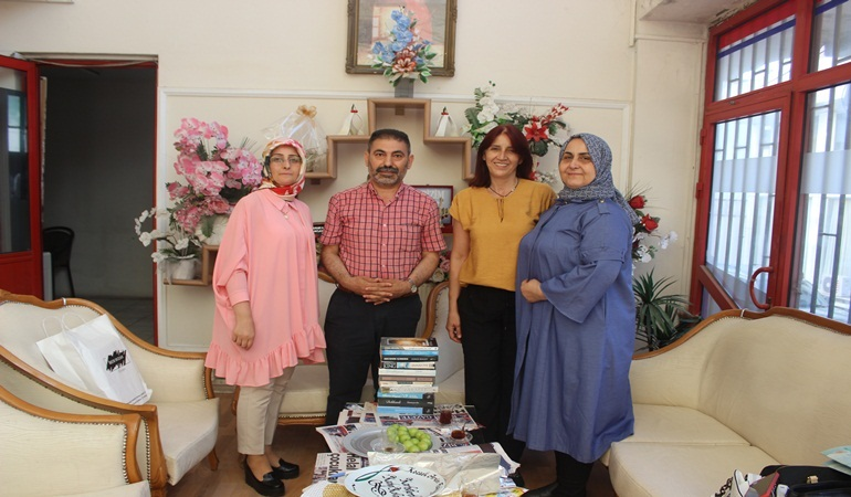 Artvinli kadınlardan şehit kütüphanesine kitap desteği