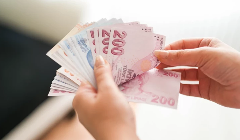 Asgari ücret 9 ayda 635 dolar kaybetti