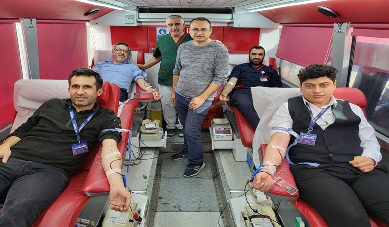 Atakent Cihan Hastanesi çalışanları kan bağışında bulundu