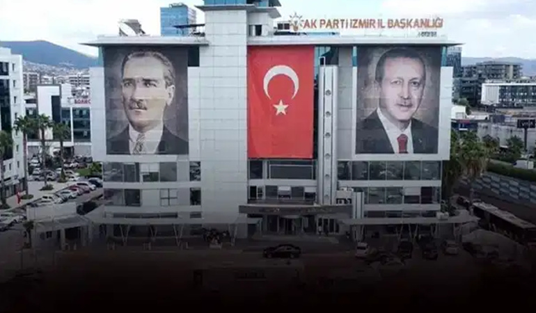 Atatürk'e dil uzattı! İftiraya doymadılar