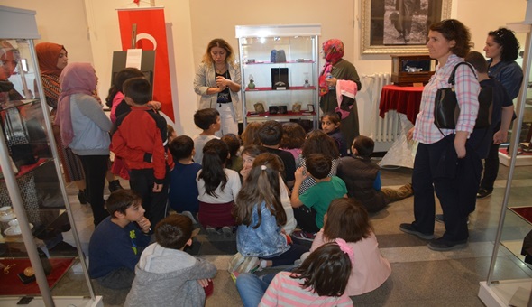 Atatürk Müzesi'ni 48 bin kişi gezdi