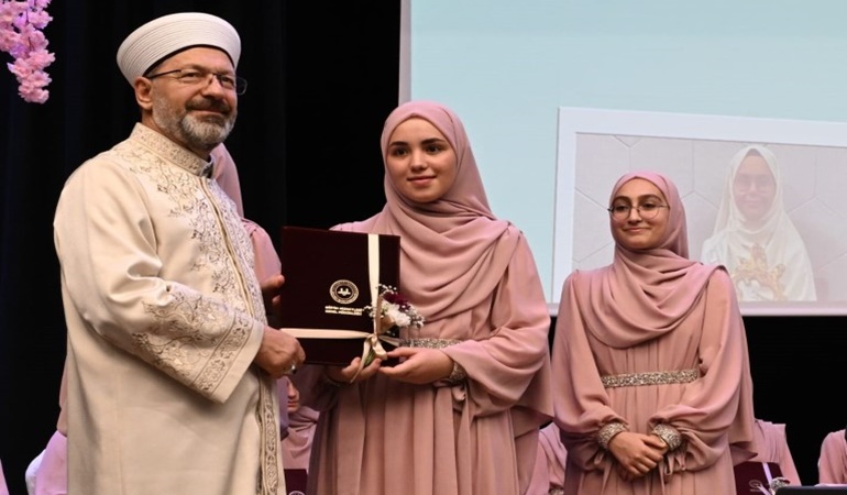 Atatürk’ü anmayan Diyanet’in Başkanı Erbaş Başiskele’de konuştu