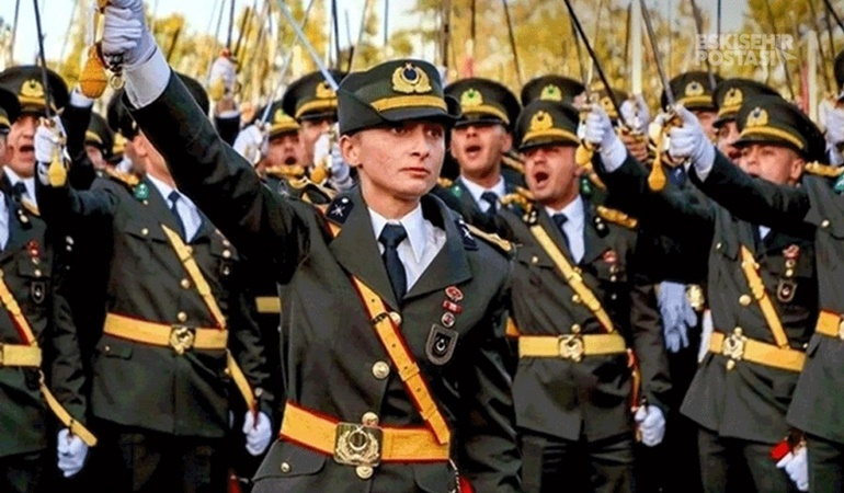 Millet Atatürk'ün askerleri ile gurur duyuyor!