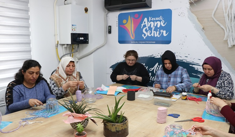 Atık malzemeler sanat eserine dönüşüyor