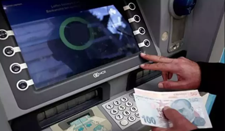 ATM'den para çekmeye bayram ayarı!