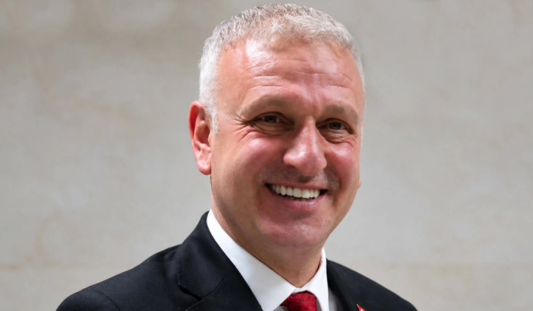 Azerbaycan lideri istedi, Erdoğan görevden aldı!