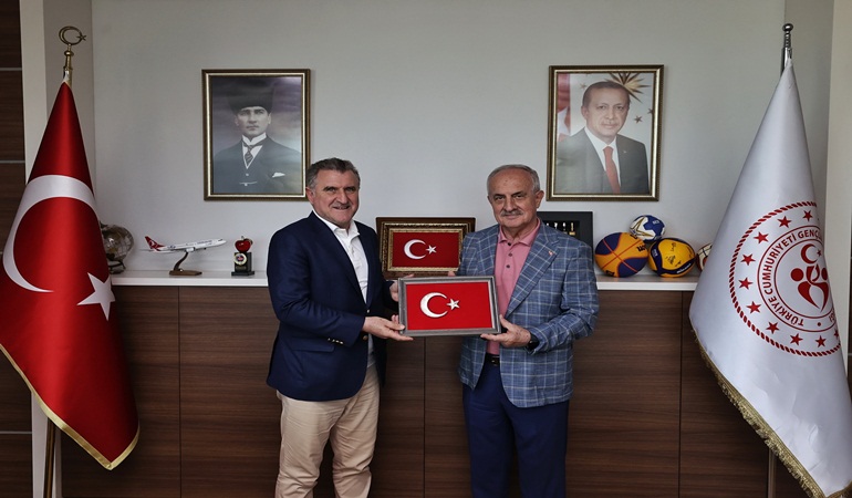 Bakan Bak iki önemli program için Derince’ye geliyor