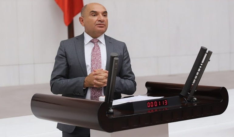 Bakan gerçekleri çarpıtmak ve gizlemeyi gelenek haline getirdi