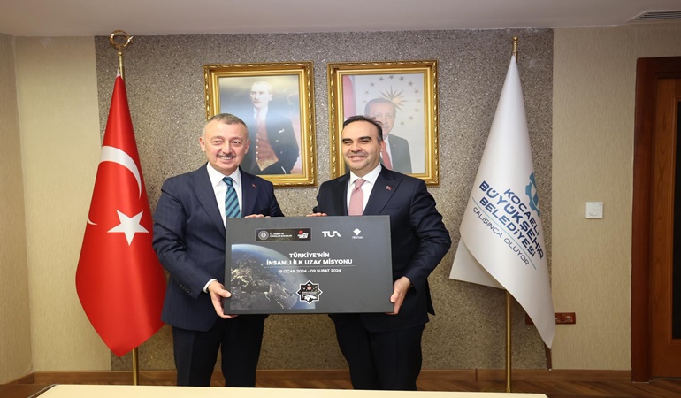 Bakan Kacır bir gününü Kocaeli’ye ayırdı