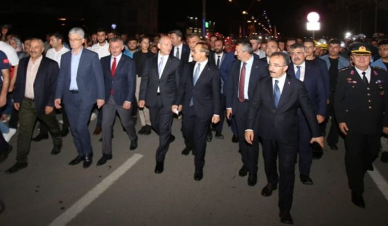 Bakan Soylu Gölcük’teki anma törenine katıldı