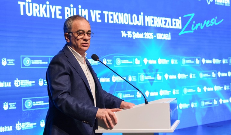 Baraçlı: Bilimin peşinde koşan değil bilimi üreten olmalıyız