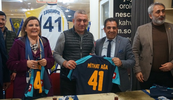 Başaranspor şampiyonluğu Başkan Hürriyet’le kutladı