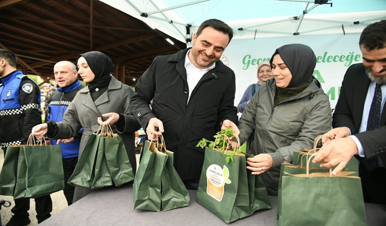 Başiskele Belediyesi’nden ata tohumu dağıtımı 