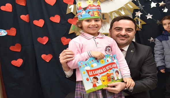 Başiskele Belediyesi’nden öğrencilere karne hediyesi