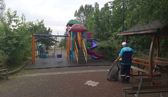 Başiskele Belediyesi park ve bahçeleri yaza hazırlıyor