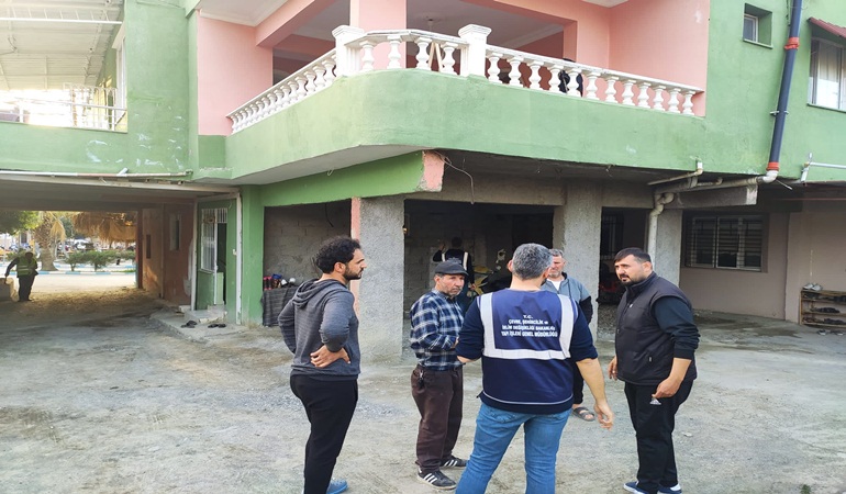 Başiskele Belediyesi teknik ekibinden hasar tespit çalışması