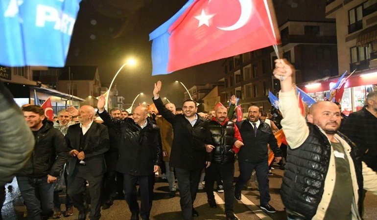 Başiskele’de AK Parti coşkusu