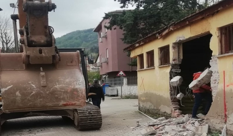 Başiskele’de Başkan Özlü’ye büyük tepki: Yazıklar olsun