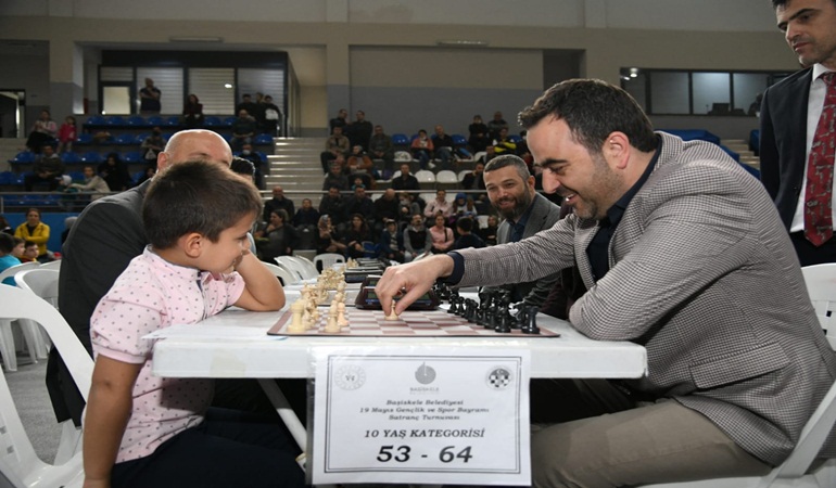 Başiskele’de bayram şöleni satranç turnuvasıyla başladı
