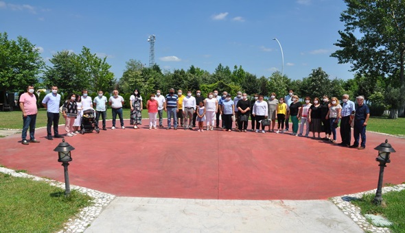 Başiskele'de CHP'liler kahvaltıda buluştu