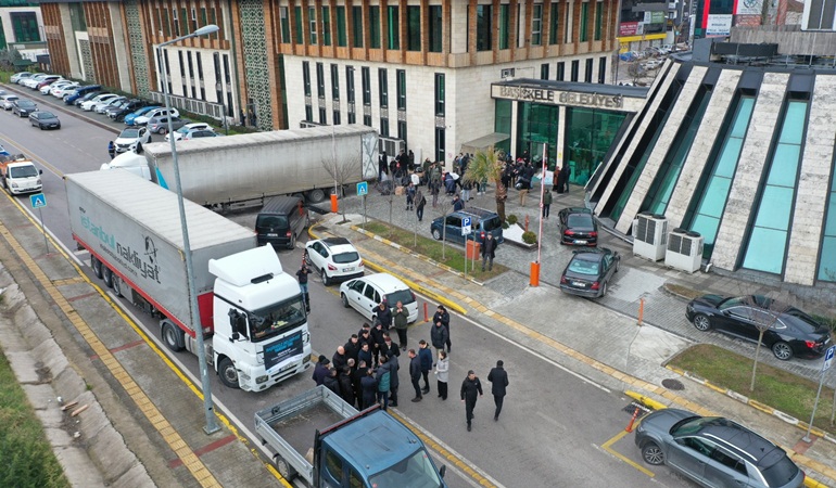 Başiskele'de depremzedeler için tek yürek oldu