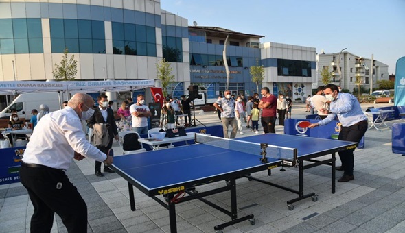 Başiskele’de gençler masa tenisi şenliğiyle eğlendi