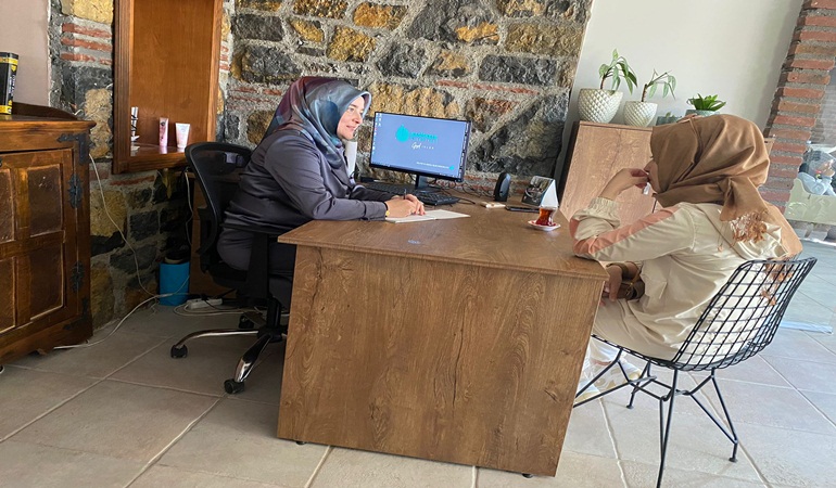 Başiskele’de kadın ve aileler manevi danışmanlıkla güçleniyor