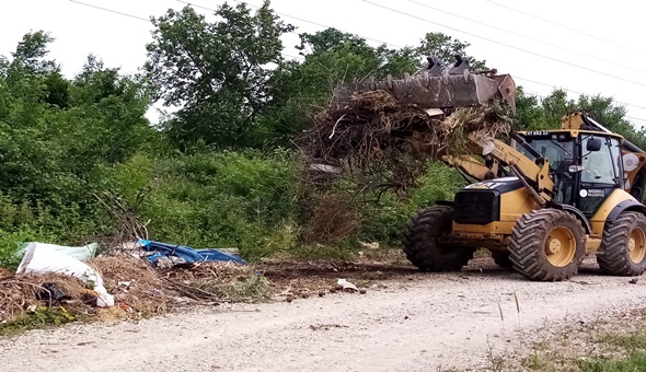 Başiskele’de moloz atıkları anında toplanıyor
