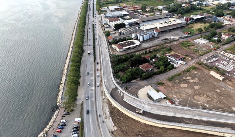 Başiskele’de trafiği rahatlatacak yeni yol açıldı