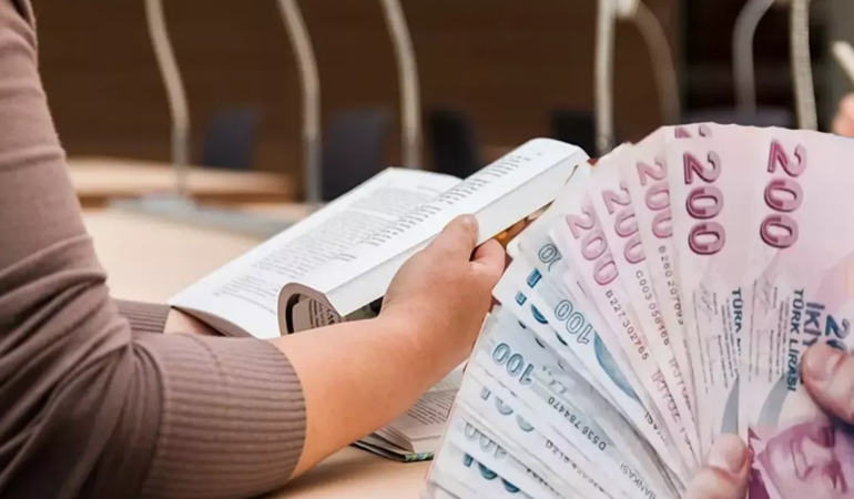 Başiskele’de üniversite öğrenclerine10 Bin TL’lik eğitim desteği