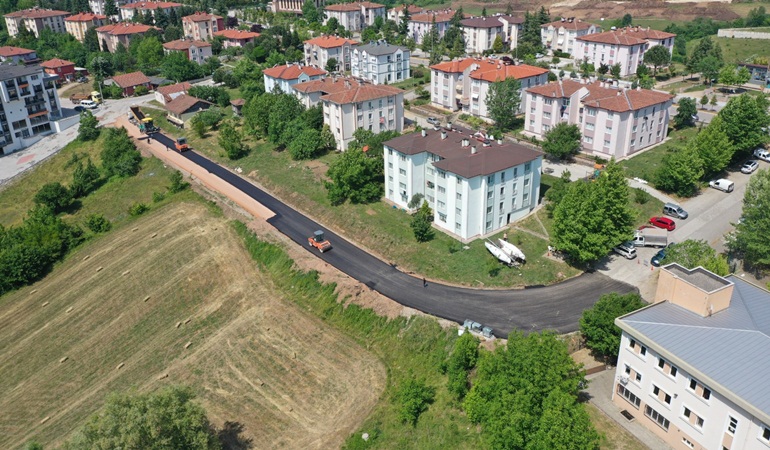 Başiskele’de yol çalışmalarına devam