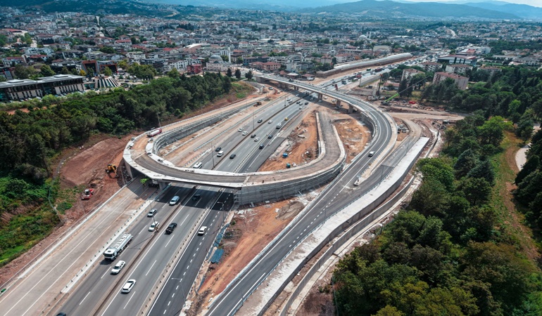 Başiskele Kavşağı her gece 8 saat trafiğe kapatılacak