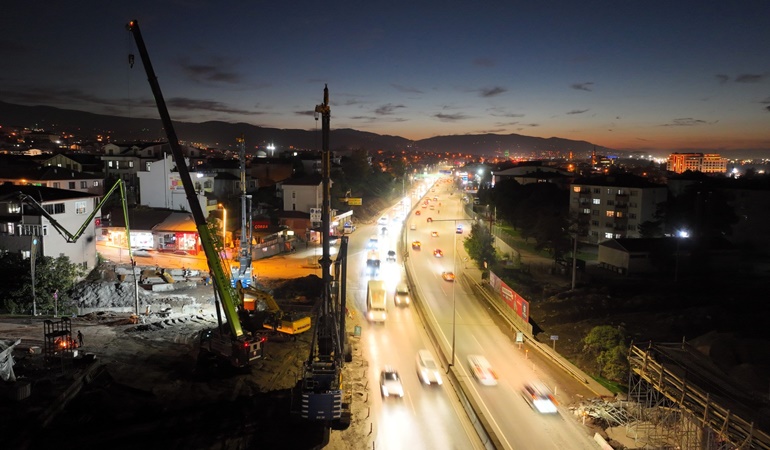 Başiskele Kavşak Projesi’nde gece gündüz çalışma 