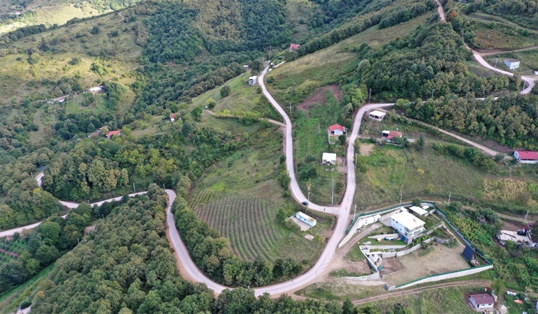 Başiskele’nin kırsal mahallelerinin yolları konfor kazanıyor