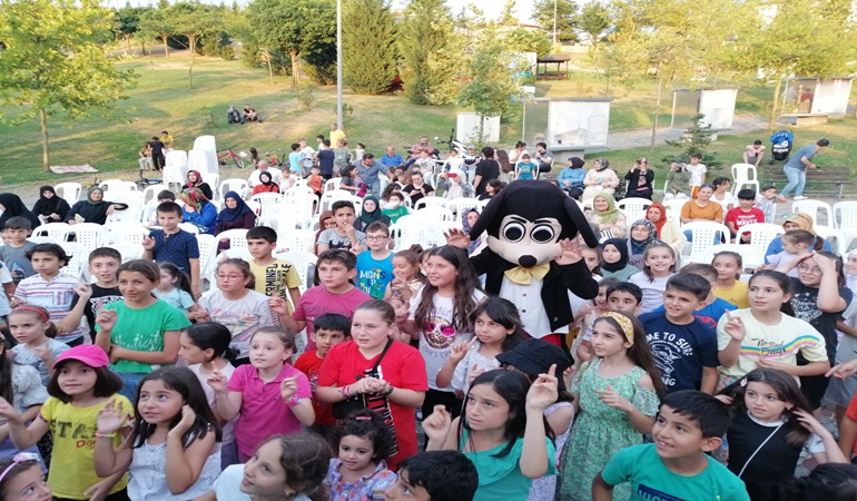 Başiskele’nin mahalleleri çocuk sesleriyle şenleniyor