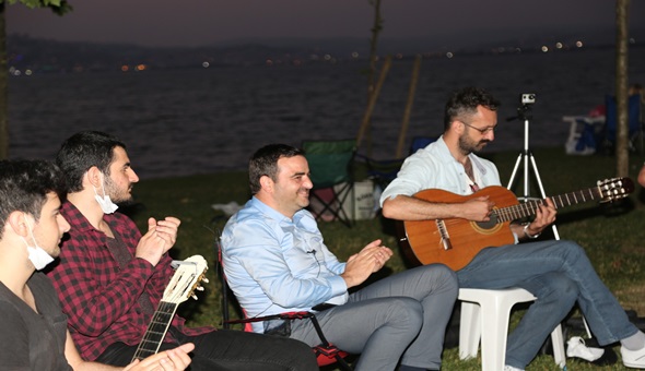 Başiskele’nin Yasin ağabeyisi gençlerle baş başa