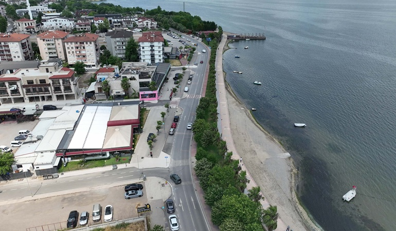 Başiskele sahilinde trafik tek yönlü oluyor!