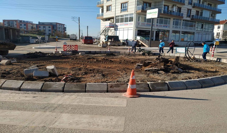 Başiskele Tınaztepe’de dönel kavşak yapıldı