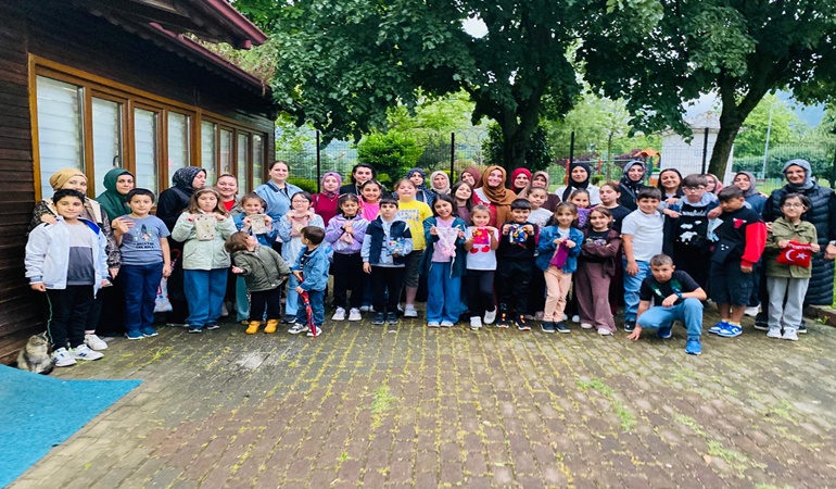 Başiskeleli miniklerden bayram kesesi!