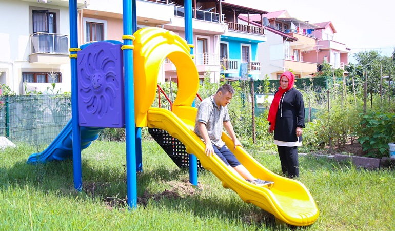 Başkan, Aksüt ailesinin gönlünü kazandı