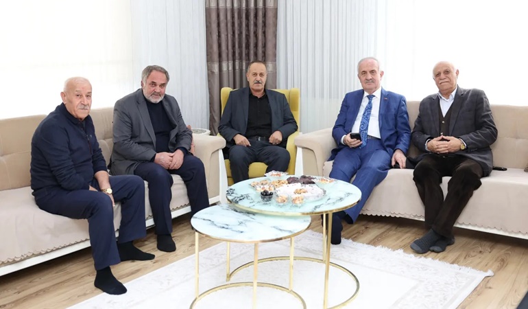 Başkan Aygün’den durmak yok, evlere misafir olmaya devam!