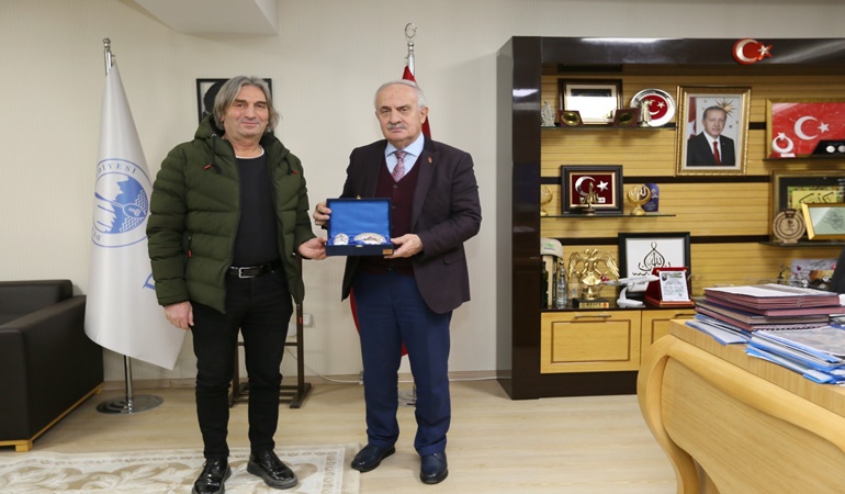 Başkan Aygün’den emekliye ayrılan üç personele hizmet teşekkürü